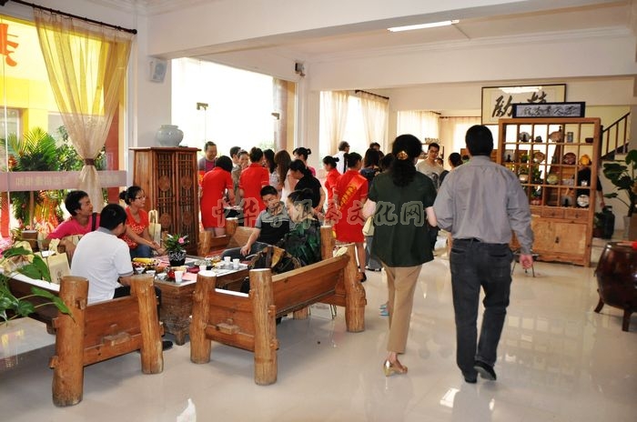葳盛茶業(yè)前衛(wèi)茶文化廣場(chǎng)旗艦店隆重開(kāi)業(yè)