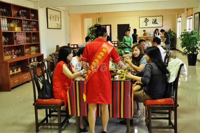 葳盛茶業(yè)前衛(wèi)茶文化廣場(chǎng)旗艦店隆重開(kāi)業(yè)
